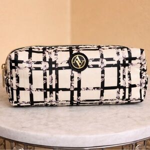 💄Adrienne Vittadini Cosmetic Bag | Black & White Plaid Makeup Pouch💄